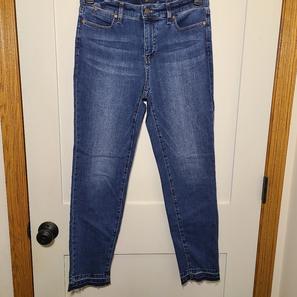 NWOT Talbots Slim Ankle Jean with Raw Hem Size 4